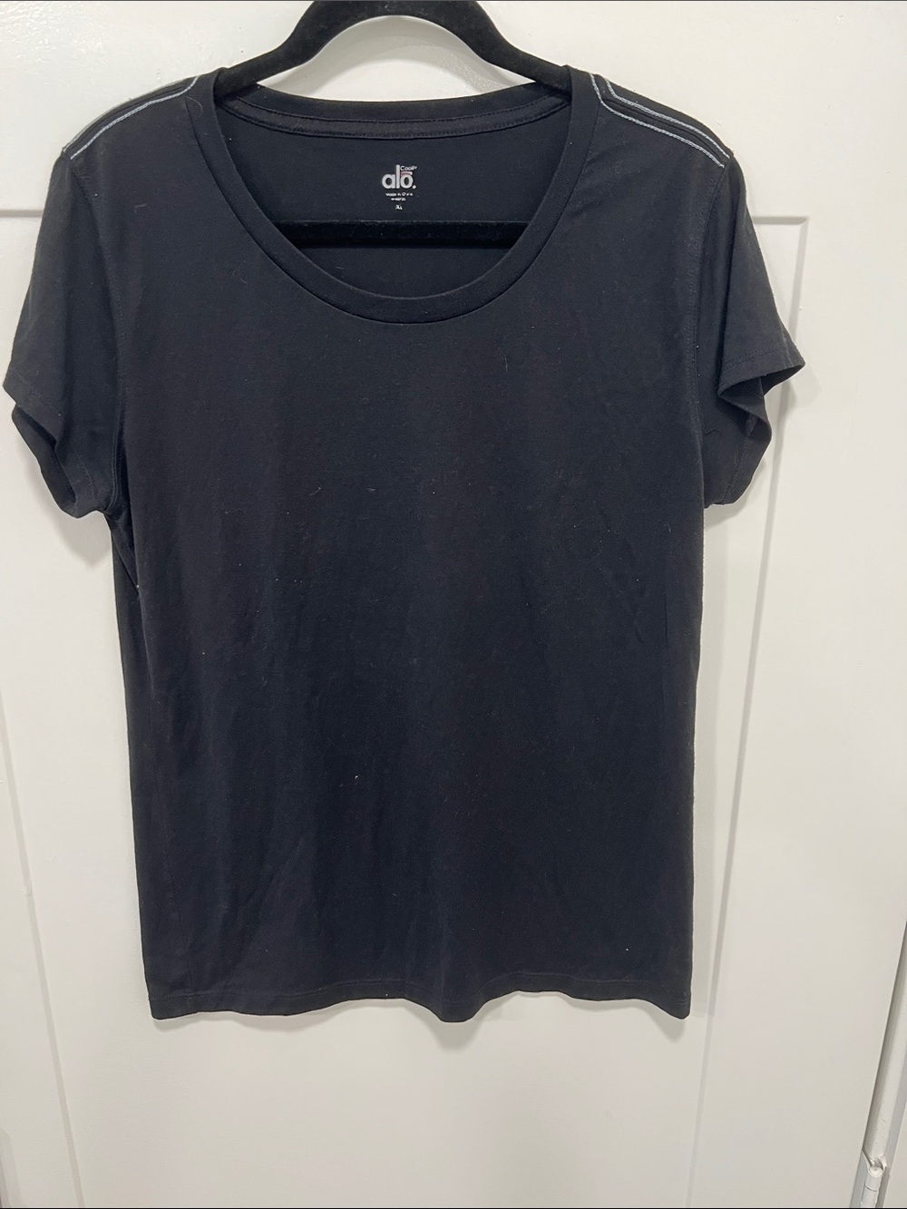 ALO cool fit Yoga Black Short Sleeve performance active Tee XL